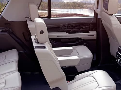 Ford Expedition (2022)-04.jpg