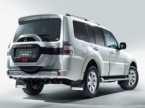 Mitsubishi Pajero (2022)-02.jpg